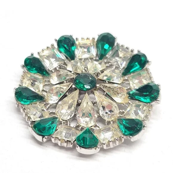 Large green clear rhinestone floral starburst brooch, Christmas NY Collection - Picture 2 of 8